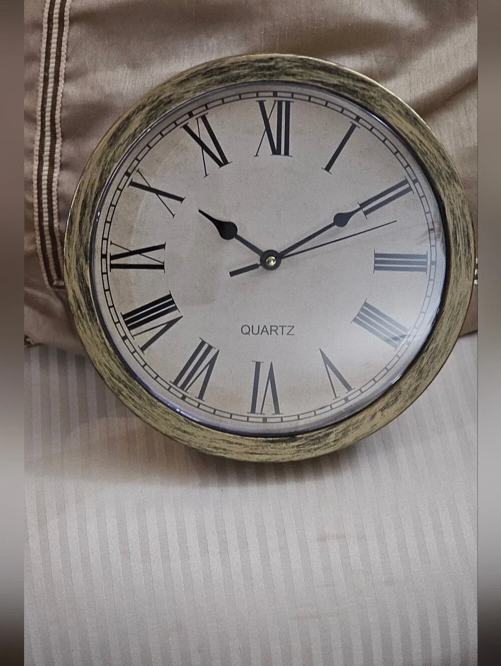 10 Inch Wall Clock Built-in Money Safe Box Hidden Security Compartment NWOT
